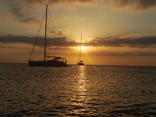 Atardecer en catamaran en Ibiza