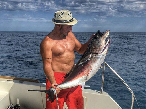 Actividades de pesca durante las travesías en Catamarán